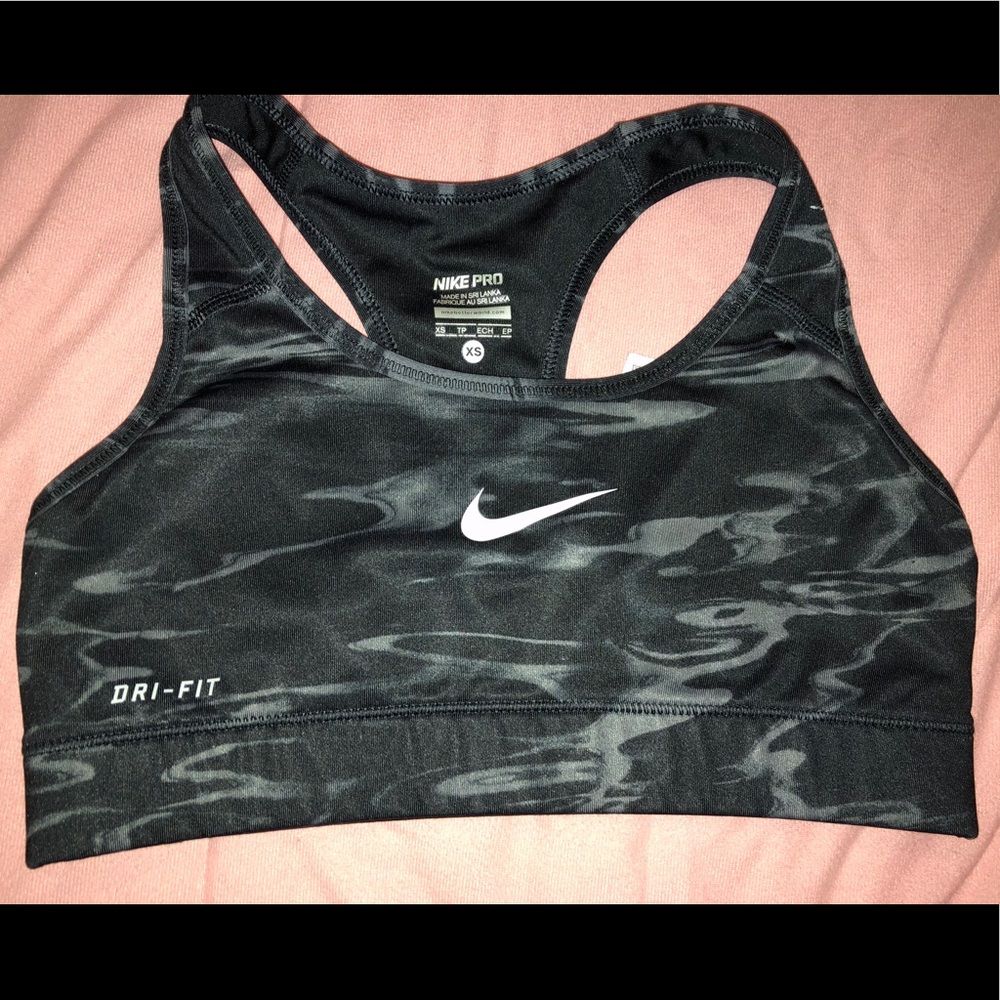 Black camo NIKE sports bra